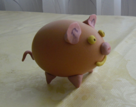 Свинки из яйца поделка
